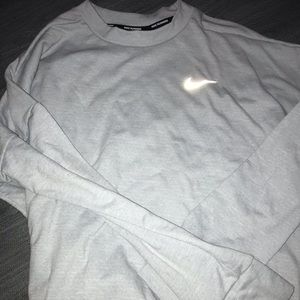 grey nike shirt